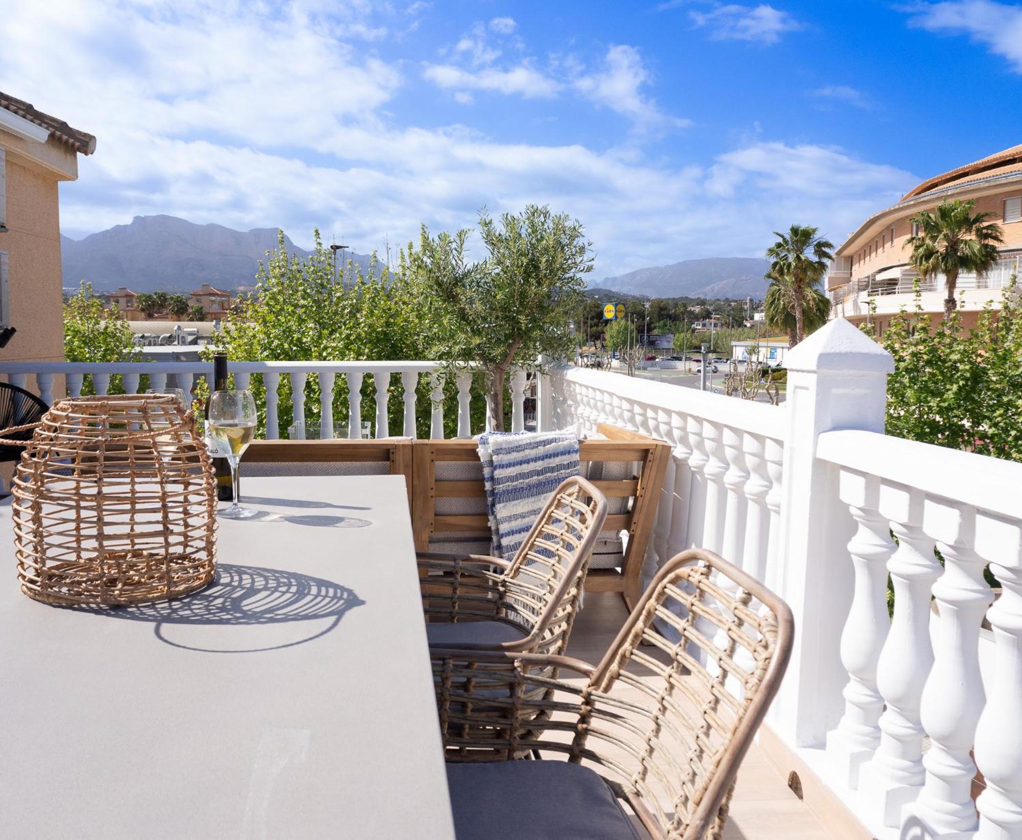 Casa Naru Albir, Duplex Appartement Met Ruim Terras En Buitenkeuken El Albir Bagian luar foto
